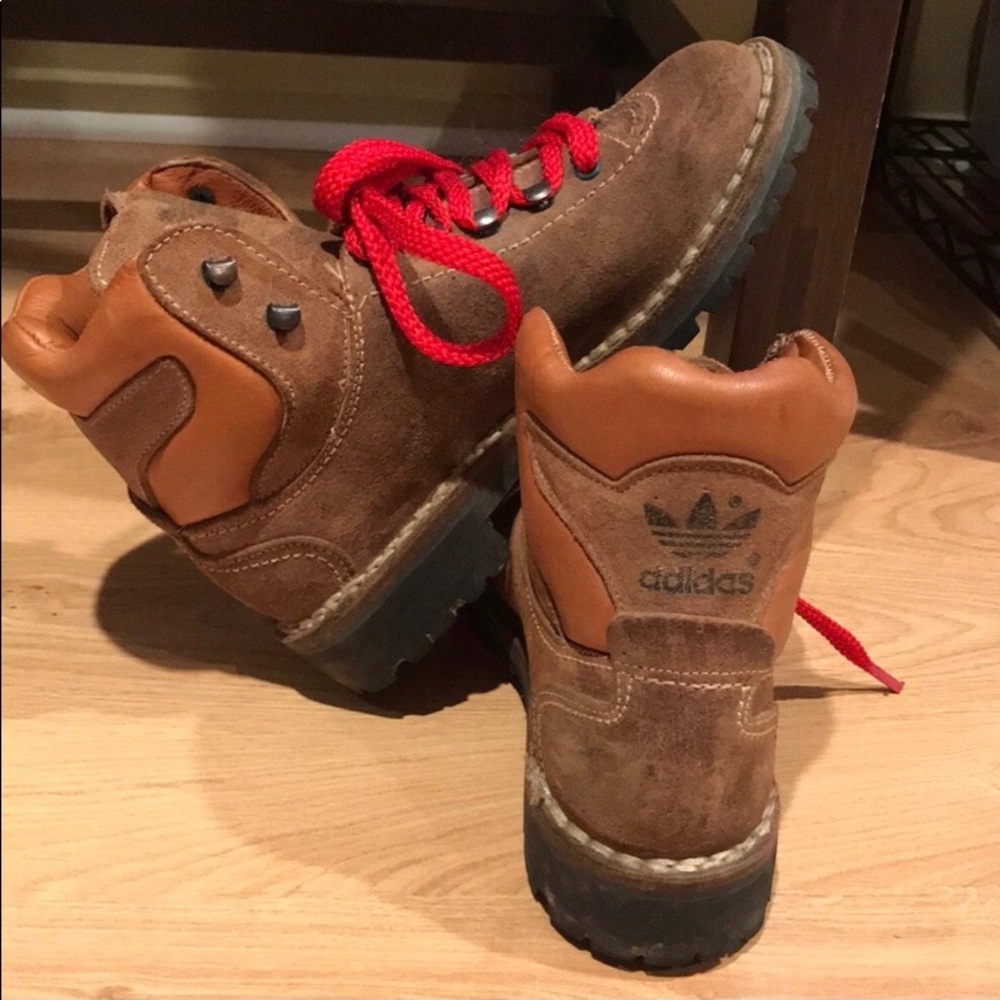 RePosh Vintage Adidas Hiking Boots